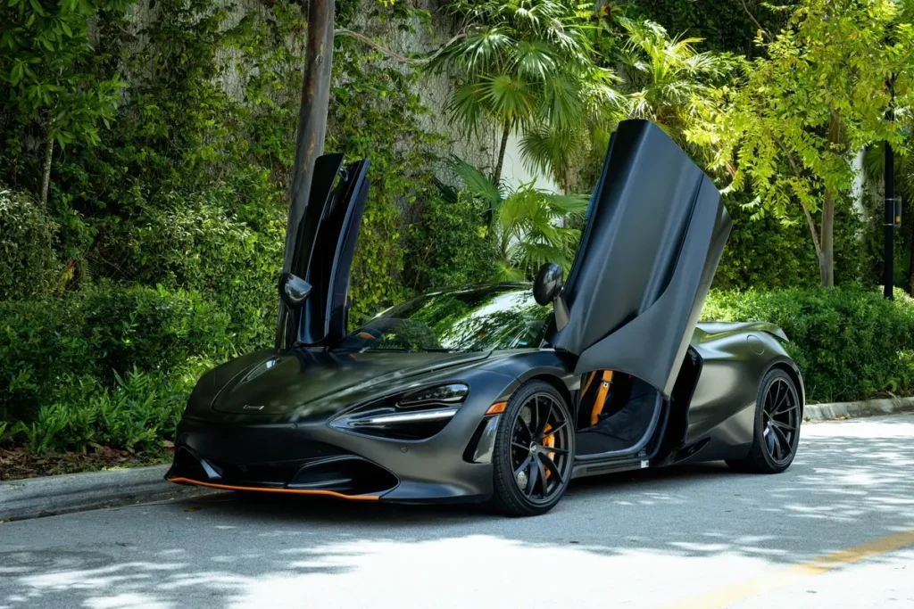 mclaren 720s black