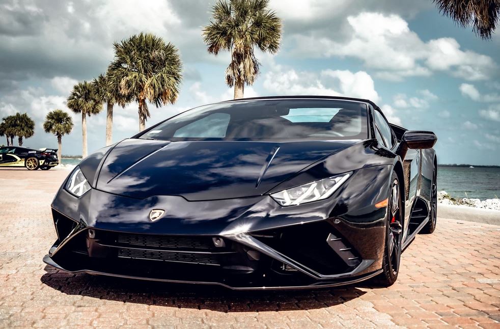 Lamborghini For Rent in Miami